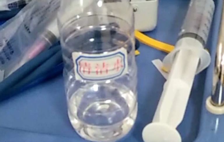 女子在家自行灌肠 确诊“水中毒”
