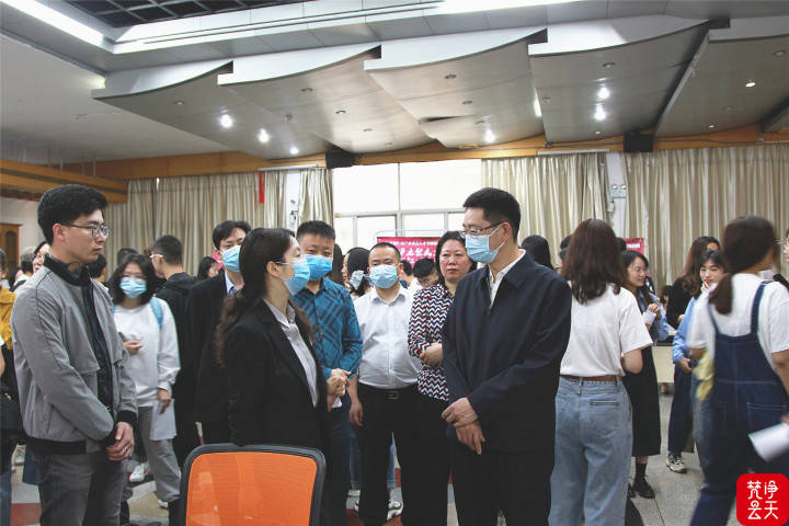 『未来之门开启，2025年正版资料免费大全功能介绍』，未来之门开启，2025年正版资料免费大全功能详解