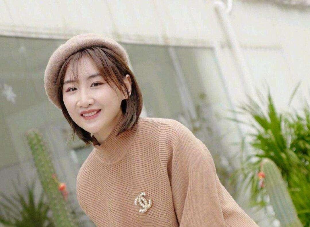 一个男孩跳水失败