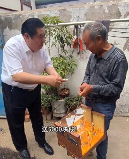 刷抖音刷出了个亲妈的视频
