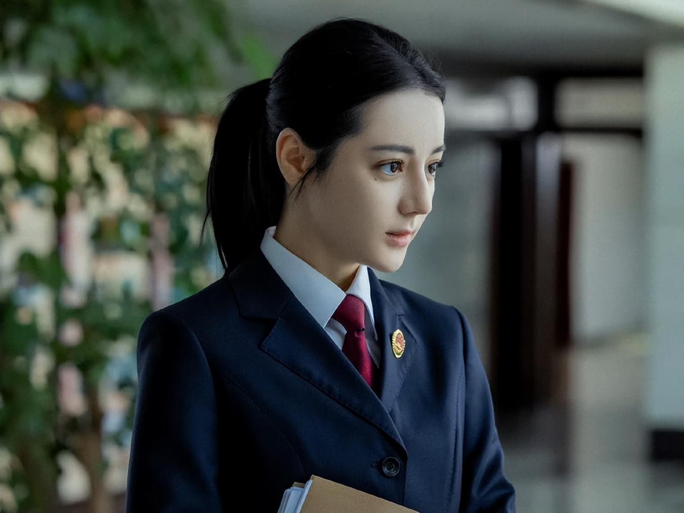 男子看《利剑玫瑰》买彩票中30万