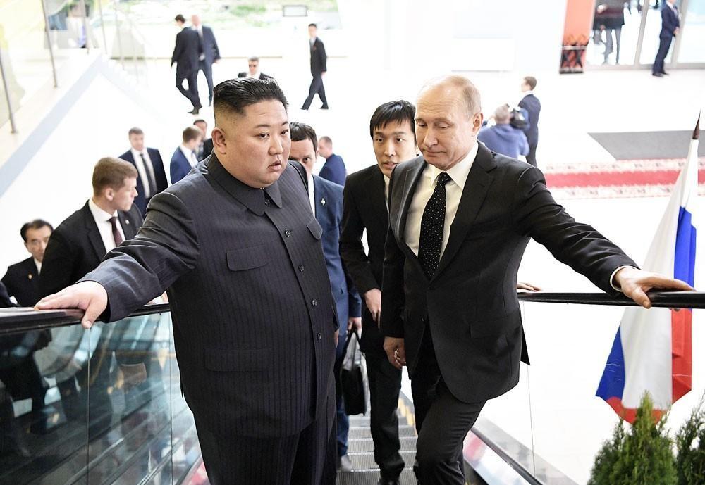 普京金正恩出席阅兵