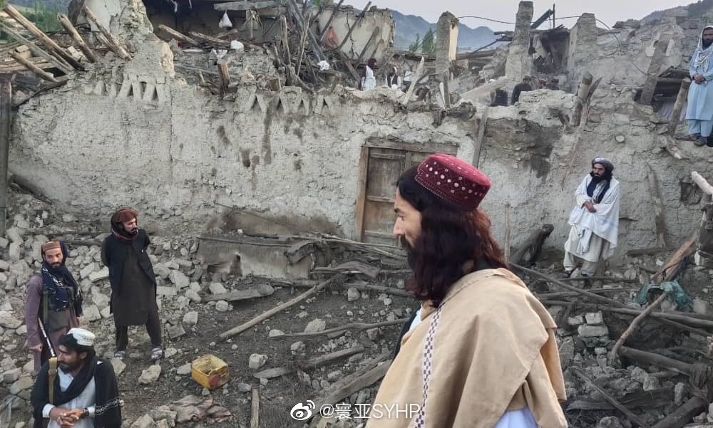 阿富汗东北部地震已致812人死亡