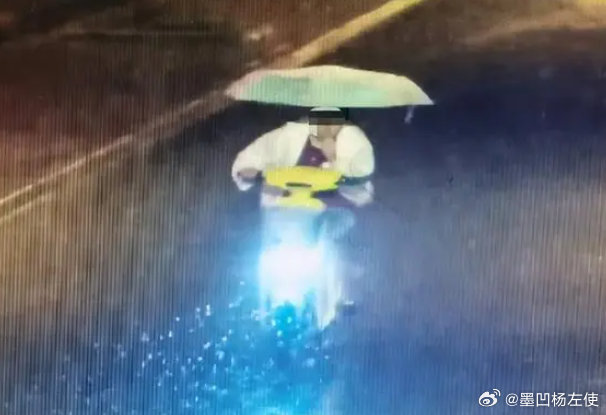 浙江一骑车女子在隧道口避雨 身后一幕引发网友热议