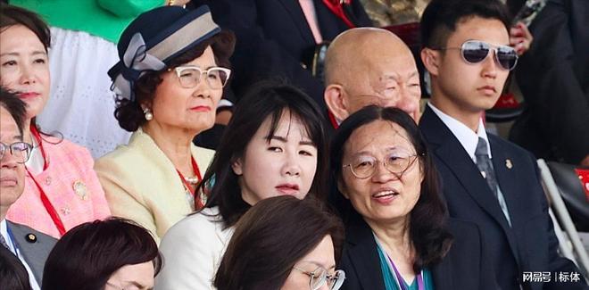 郑丽文丈夫