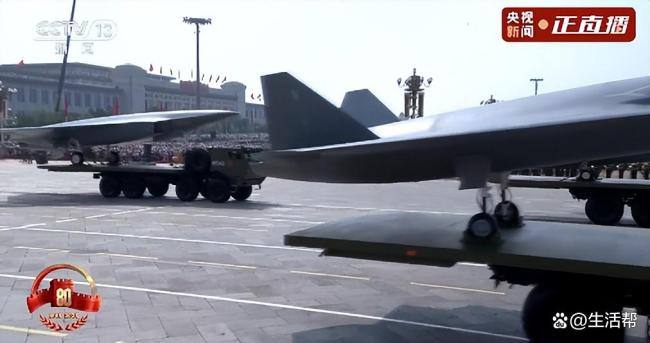 新型察打一体无人机亮相阅兵场